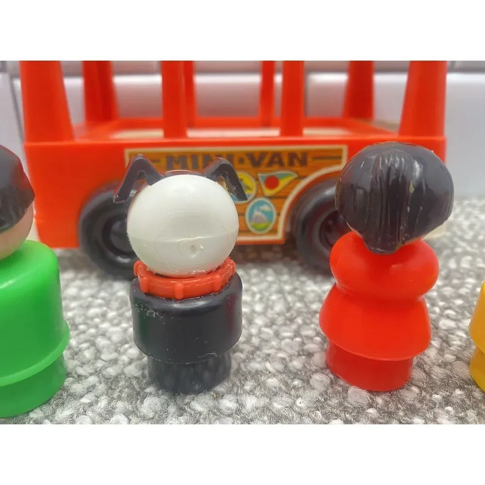 Fisher Price VTG‎ Mini Van Car With Family People Dog 1969 HG8
